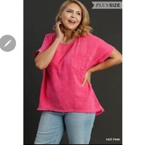 NWT Umgee Cotton Mineral Wash Short Sleeve top with Frayed Hem